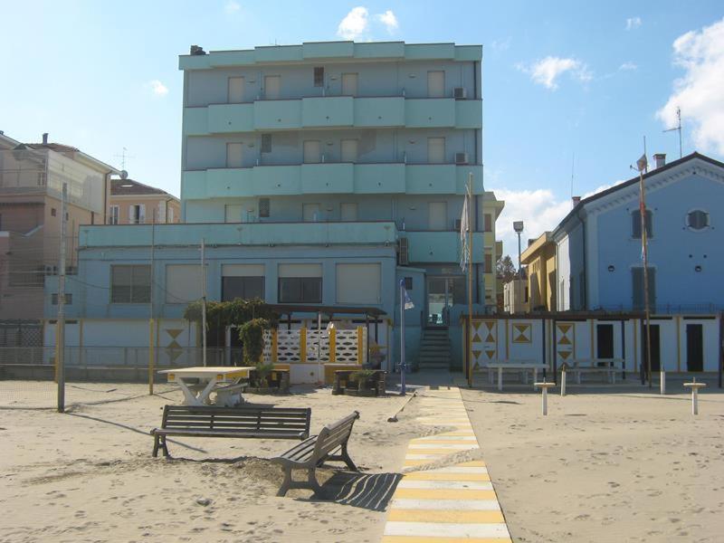 Hotel Acquamarina Viserba リミニ エクステリア 写真