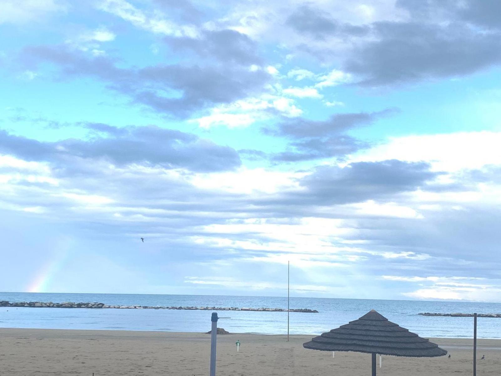 Hotel Acquamarina Viserba リミニ エクステリア 写真
